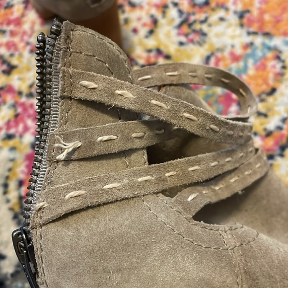 FRYE Naomi Bootie - Picture 6 of 14